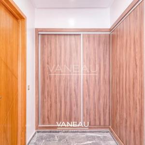 **À Vendre : Villa Spacieuse avec 5 Chambres à Marrakech**