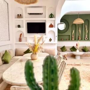 Riad 5 chambres avec basin à la Kasbah vue l' Atlas