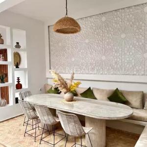 Riad 5 chambres avec basin à la Kasbah vue l' Atlas