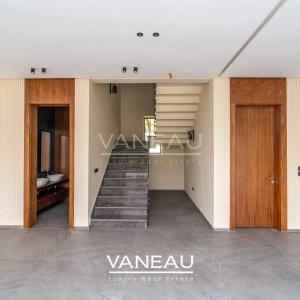 Villa de 500 m² habitable sur terrain arboré