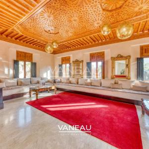 Sompteuse villa nichée au coeur de la Palmeraie