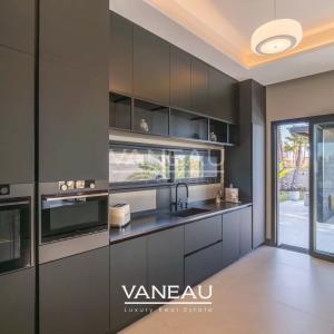 Villa neuve contemporaine a proximité de golfs prestigieux