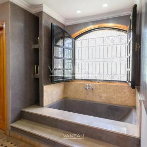 Un havre de paix au pied de l'Atlas sur 1 hectare avec VNA