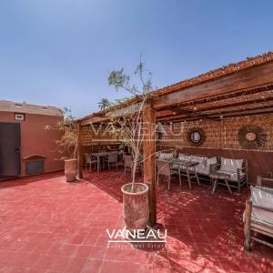 **À Vendre : Maison de ville de 400 m² à Marrakech**