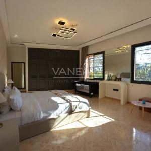 **À Vendre : Maison de ville de 400 m² à Marrakech**