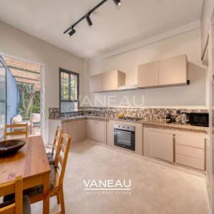 **À Vendre : Maison de ville de 400 m² à Marrakech**