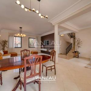 **À Vendre : Maison de ville de 400 m² à Marrakech**