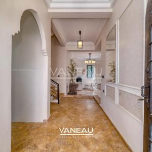 **À Vendre : Maison de ville de 400 m² à Marrakech**
