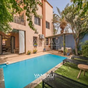**À Vendre : Maison de ville de 400 m² à Marrakech**