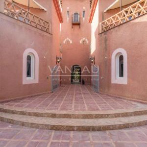 Un havre de paix au pied de l'Atlas sur 2 hectare avec VNA