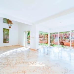 Grand appartement en duplex de trois chambres à la Palmeraie