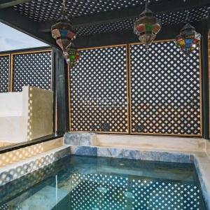 Riad trois chambres avec bassin et vue Koutoubia