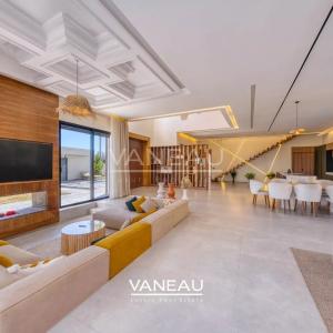 **À Vendre : Villa Moderne de 385 m² sur Golf à Marrakech**