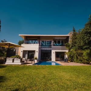 Villa de 730 m² à vendre sur Bouskoura - Maroc
