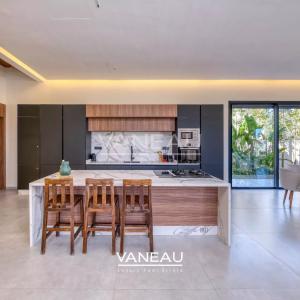 **À Vendre : Villa Moderne de 385 m² sur Golf à Marrakech**