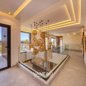 **À Vendre : Villa Moderne de 385 m² sur Golf à Marrakech**