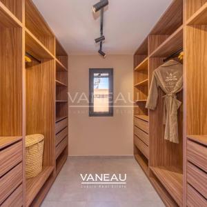 **À Vendre : Villa Moderne de 385 m² sur Golf à Marrakech**