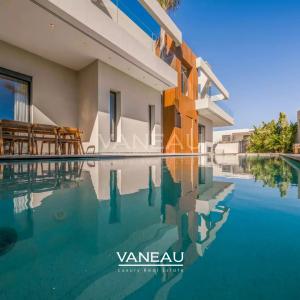 **À Vendre : Villa Moderne de 385 m² sur Golf à Marrakech**