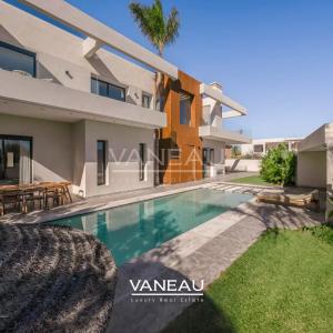 **À Vendre : Villa Moderne de 385 m² sur Golf à Marrakech**