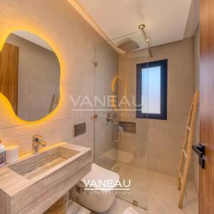 **À Vendre : Villa Moderne de 385 m² sur Golf à Marrakech**