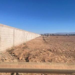 ***Route Ouarzazate Terrain de 2,7 hectare avec permis de constr