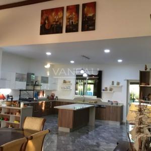 BENSLIMANE - DOMAINE DE PRESTIGE 13 HECTARES - 2 VILLAS DE LUXE 