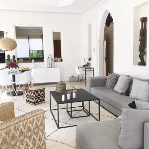 Jolie villa 3 chambres route de Fes avec piscine