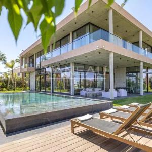 Villa d'architecte en 1ère ligne de golf