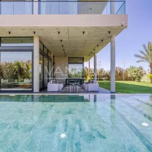 Villa d'architecte en 1ère ligne de golf