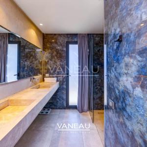 **À Vendre : Villa d’Exception sur le Golf Akenza à Marrakech**