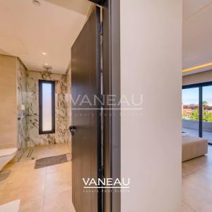 **À Vendre : Villa d’Exception sur le Golf Akenza à Marrakech**