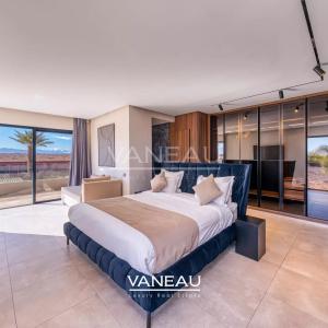 **À Vendre : Villa d’Exception sur le Golf Akenza à Marrakech**