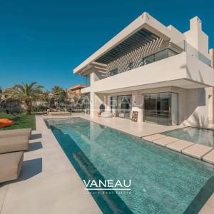 **À Vendre : Villa d’Exception sur le Golf Akenza à Marrakech**