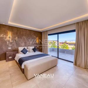 **À Vendre : Villa d’Exception sur le Golf Akenza à Marrakech**