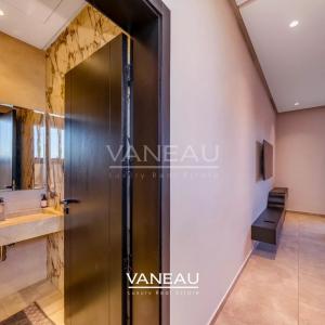 **À Vendre : Villa d’Exception sur le Golf Akenza à Marrakech**