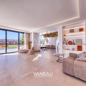 **À Vendre : Villa d’Exception sur le Golf Akenza à Marrakech**