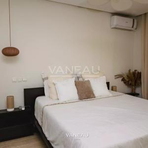 Appartement Meublé 100 m² – Dernier Étage – Maarif Extension