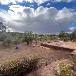 ***Maison VNA sur 6700m² de terrain Rte de l'Ourika***