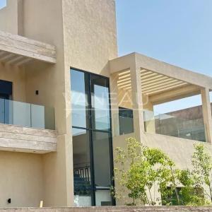 ***Villa 5 chambres avec piscine***