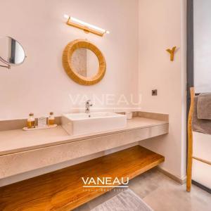 Superbe Villa Front de Golf Amelkis