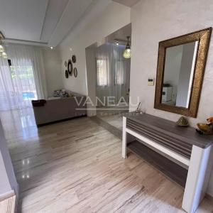 Villa  km 6 route de Fés