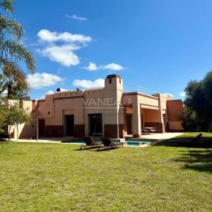 Jolie villa 3 chambres route de Fes avec piscine