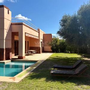 Jolie villa 3 chambres route de Fes avec piscine