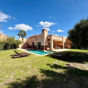 Jolie villa 3 chambres route de Fes avec piscine