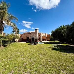 Jolie villa 3 chambres route de Fes avec piscine