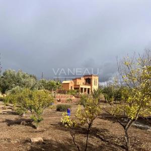 ***Maison VNA sur 6700m² de terrain Rte de l'Ourika***