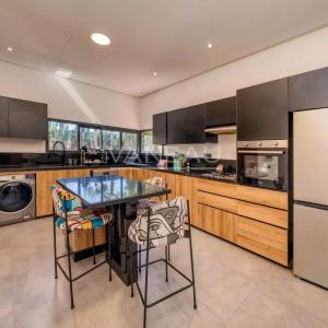 ****Villa moderne avec piscine dans residence****