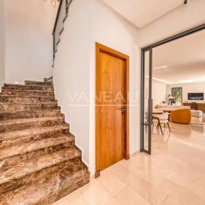 ****Villa moderne avec piscine dans residence****