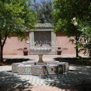 Terrain de 4,9 hectares avec villas et piscine.