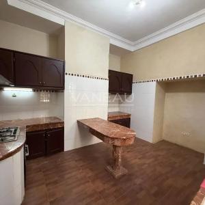 ****Villa dans résidence route de Fes***